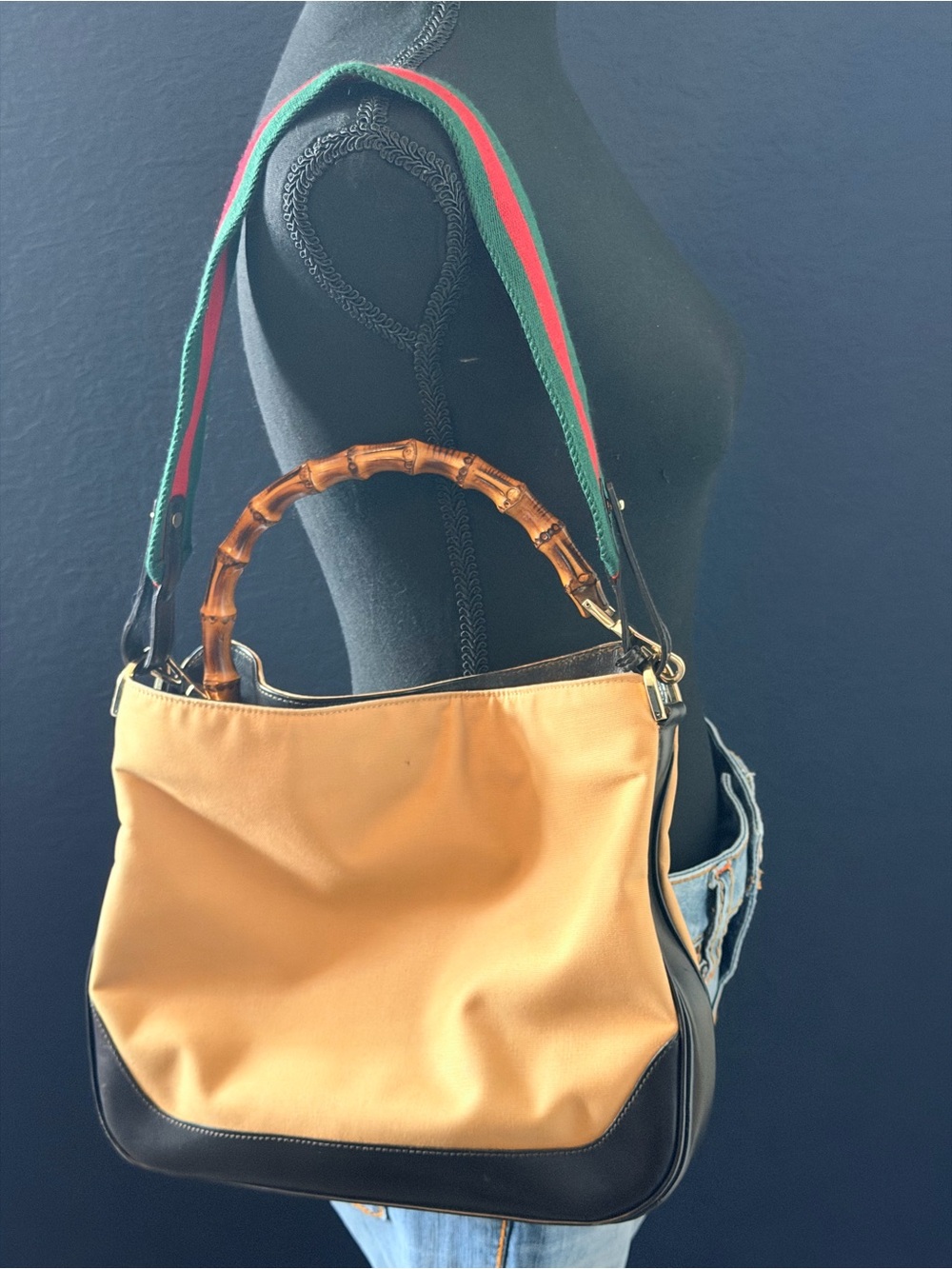 Gucci Bamboo-Handle Shoulder Bag in Tan with Green-Red Strap - Picture 4 of 11